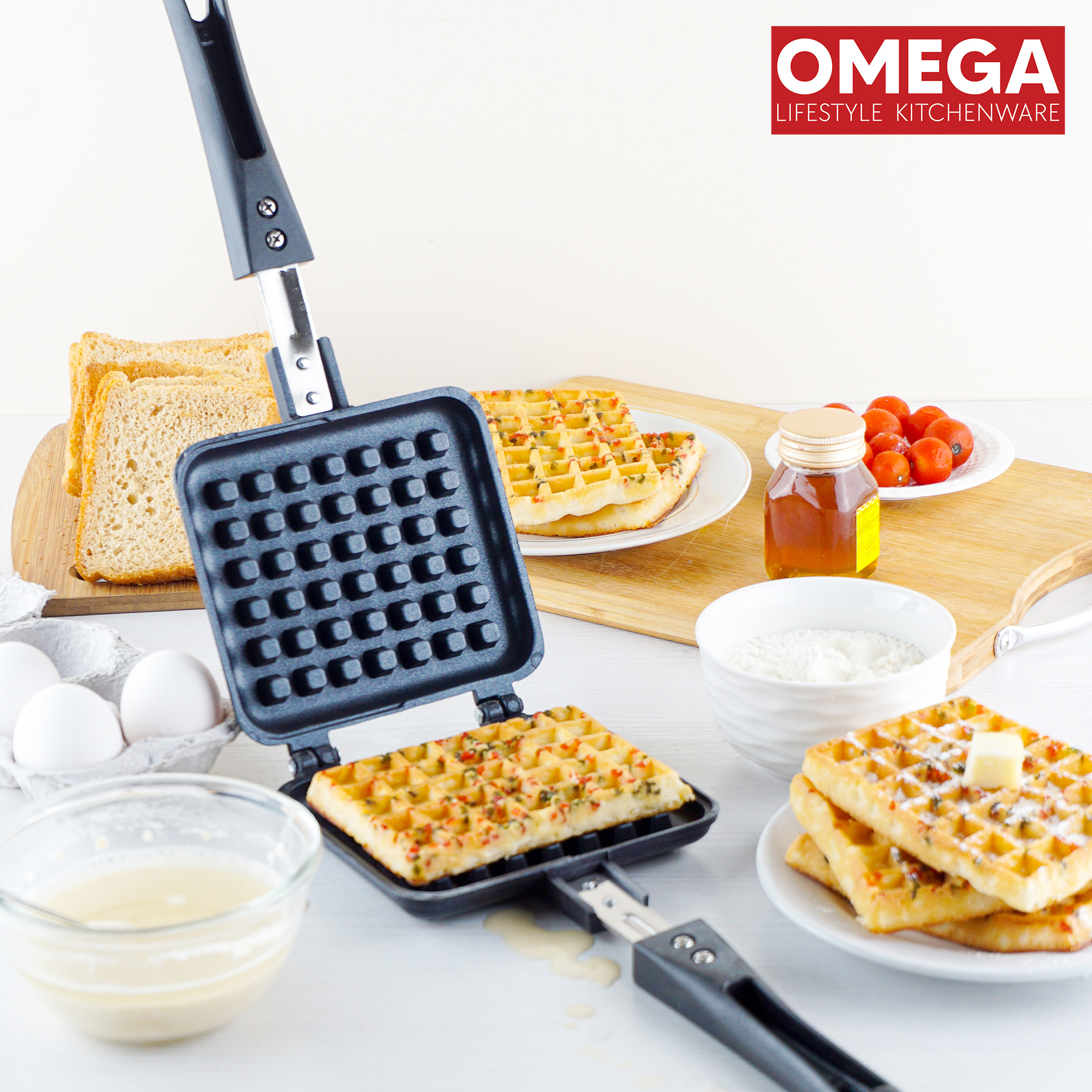 OMEGA Aluminium Non-Stick Waffle Maker in Black