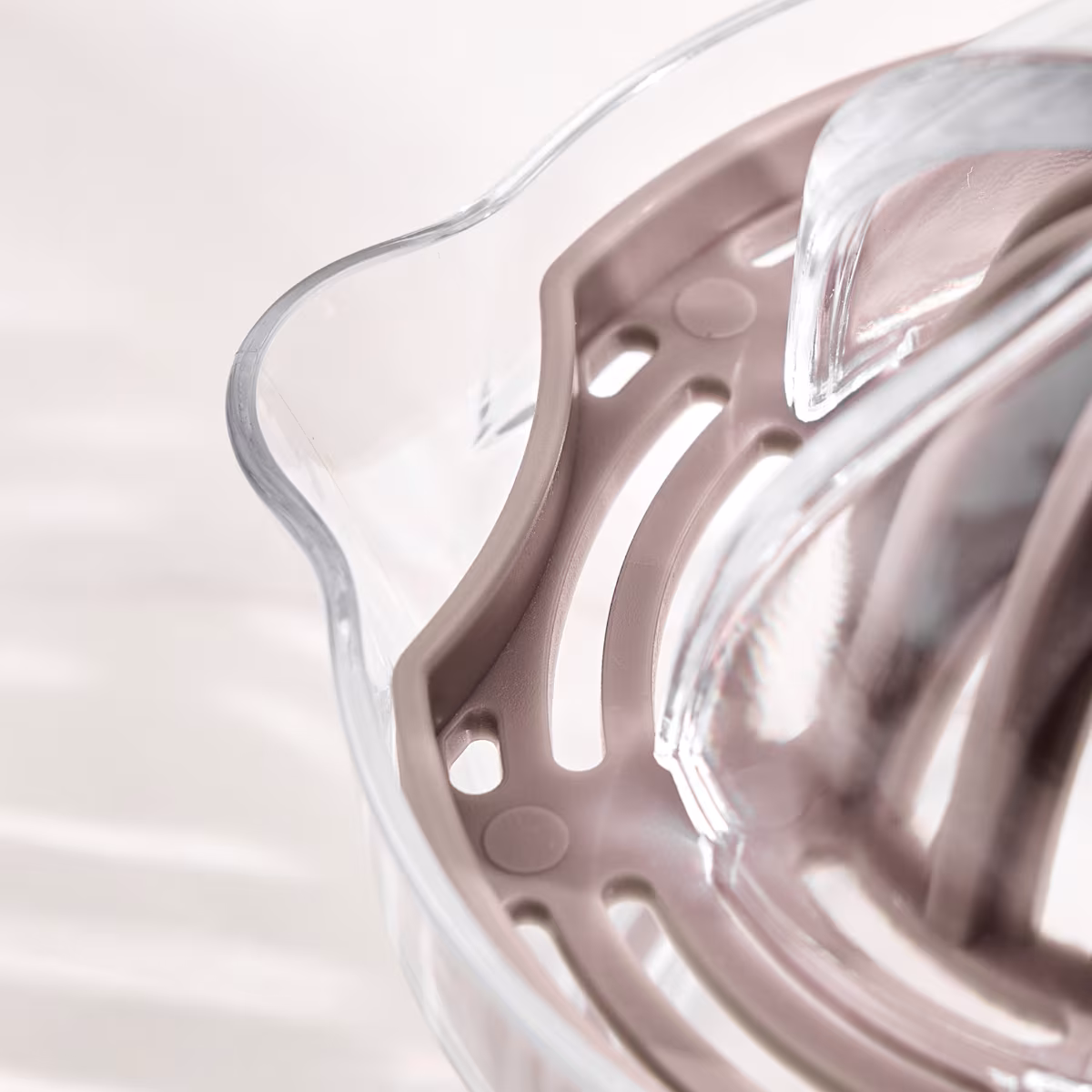 Rosemary Eva 2in1 Juicer and Grater in Taupe