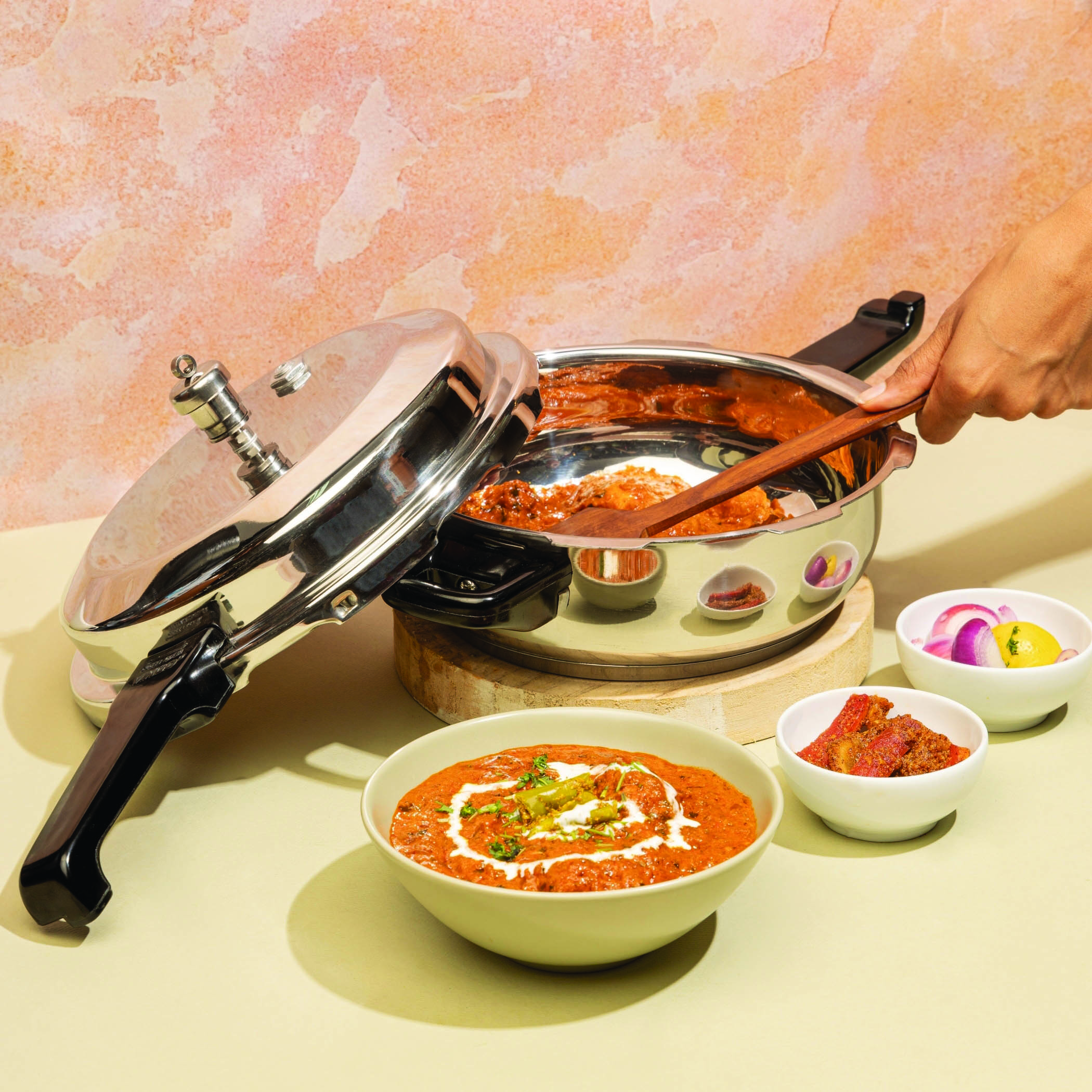VINOD Senior 18/8 Stainless Steel Pan Pressure Cooker - 4.5L in Silver