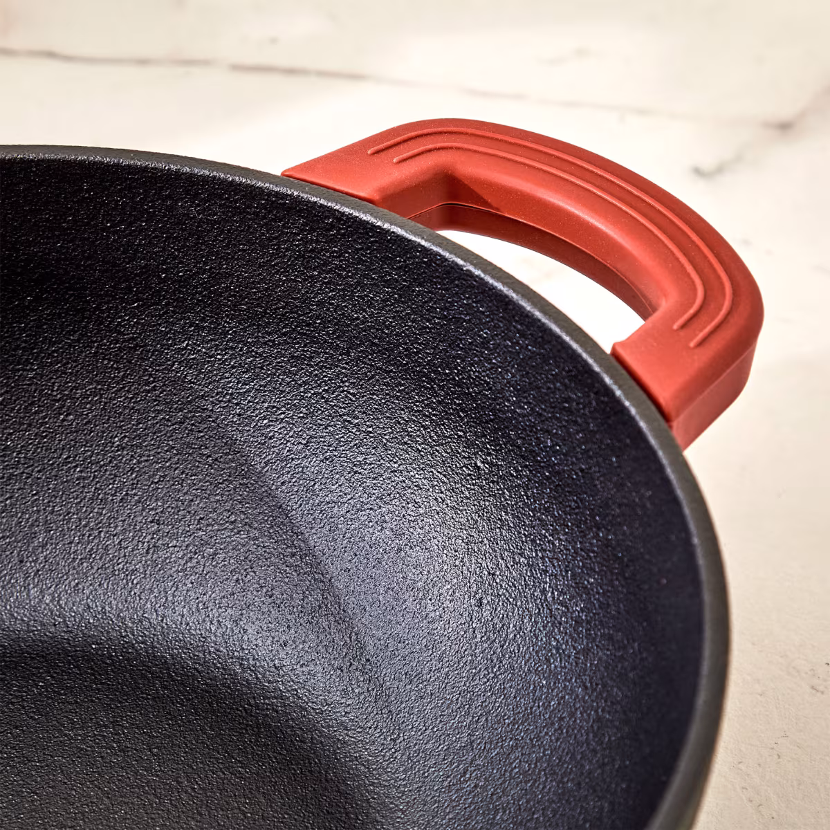 Terra Tales Sally Cast Iron Kadhai with Lid - 2.5L in Black