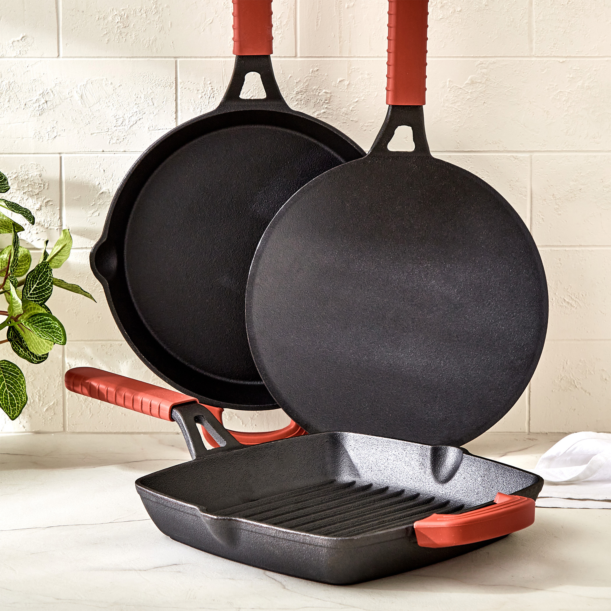 Terra Tales Sally Cast Iron Frying Pan - 28cm in Black