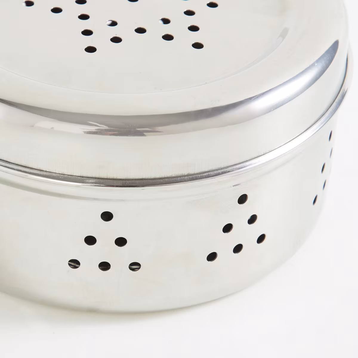 Glovia Stainless Steel Coriander Box with Grater in Silver