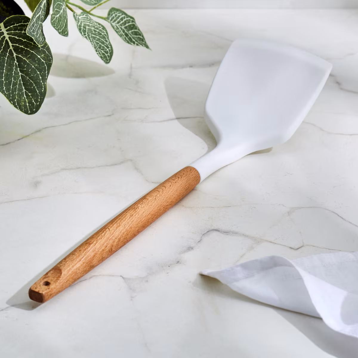Marshmallow Aruba Silicone Turner with Wooden Handle in White