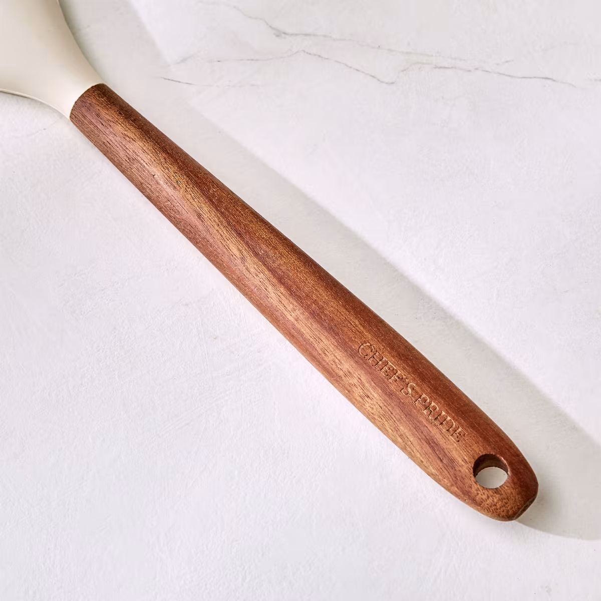 Chefs Pride Zeta Silicone Spatula with Acacia Wood Handle in Cream