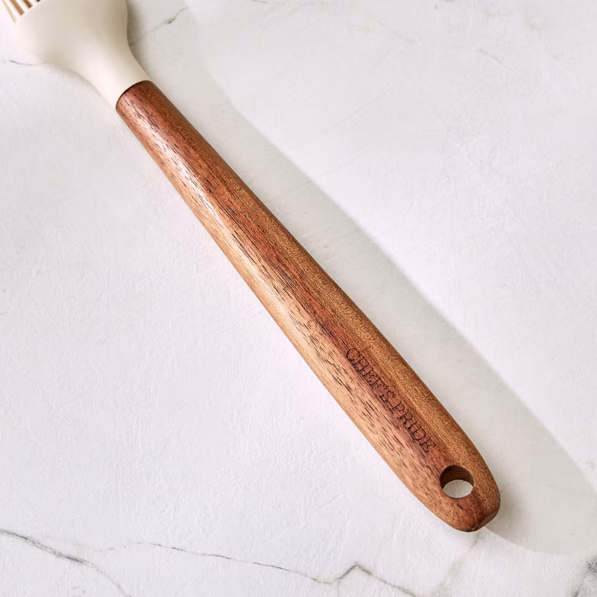Chefs Pride Zeta Silicone Oil Brush with Acacia Wood Handle in Cream